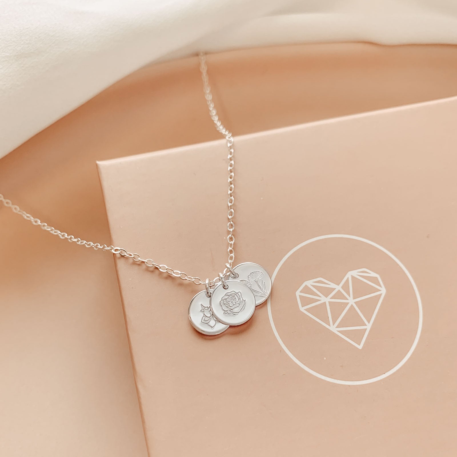 Sofia • Small Pendant Necklace